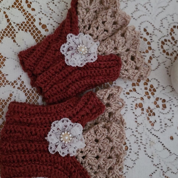 Victorian wristlets - Picture 2 of 2